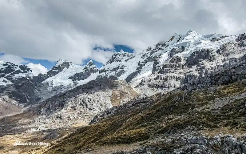 Mini Huayhuash trek - Descent from Siula Pass