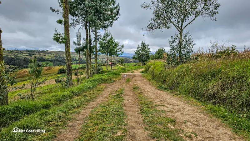 Walk from Cruzpata to Karajia Sarcophagos